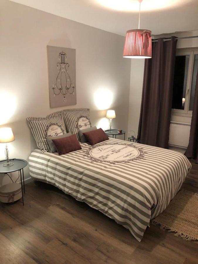 A Proche Centre-ville Et Campagne - Climatisation, Wifi, Coin Exterieur Et Parking Prives